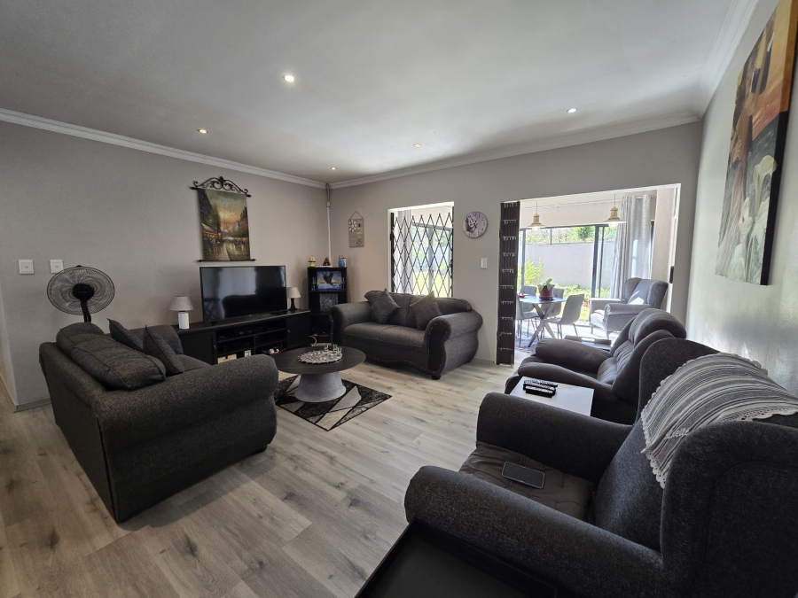 3 Bedroom Property for Sale in Melodie North West